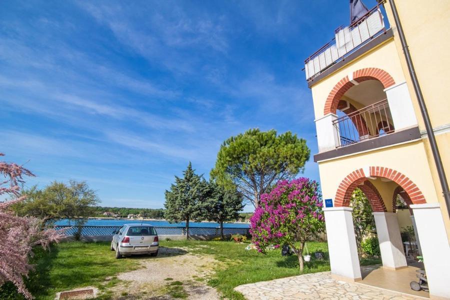 Apartment Bencic Karigador Kültér fotó