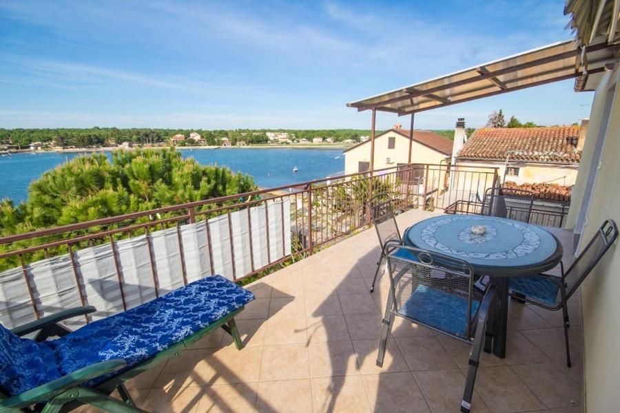 Apartment Bencic Karigador Kültér fotó
